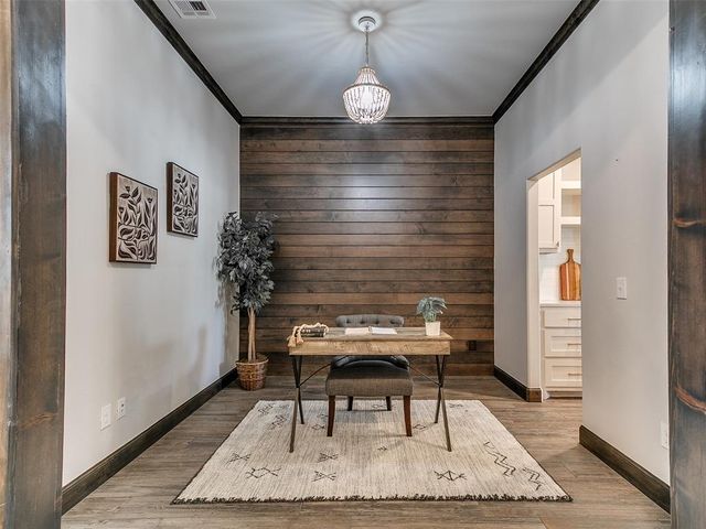 8201 Crew Lane, Edmond, OK 73034