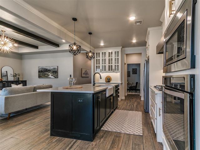 8201 Crew Lane, Edmond, OK 73034