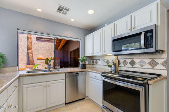 5241 N 31ST Place, Phoenix, AZ 85016