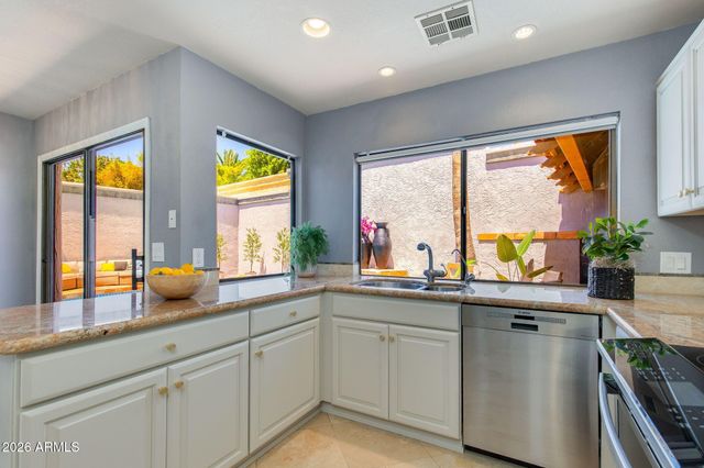 5241 N 31ST Place, Phoenix, AZ 85016