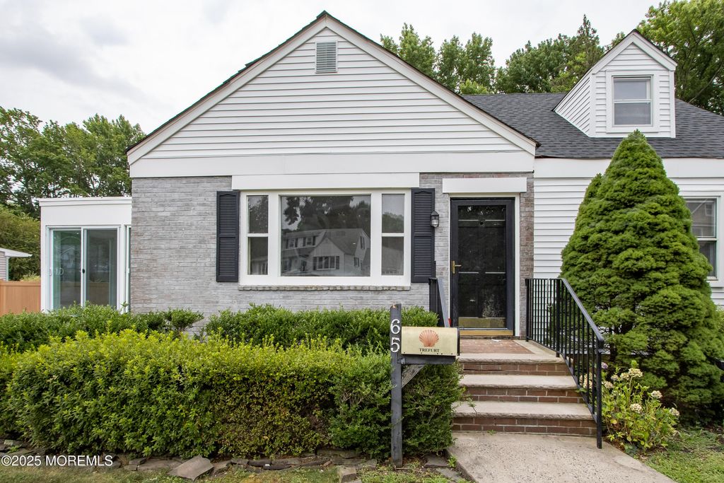 65 Little Silver Parkway, Little Silver, NJ 07739