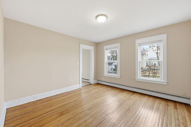 28-30 Cherrelyn St, Springfield, MA 01104