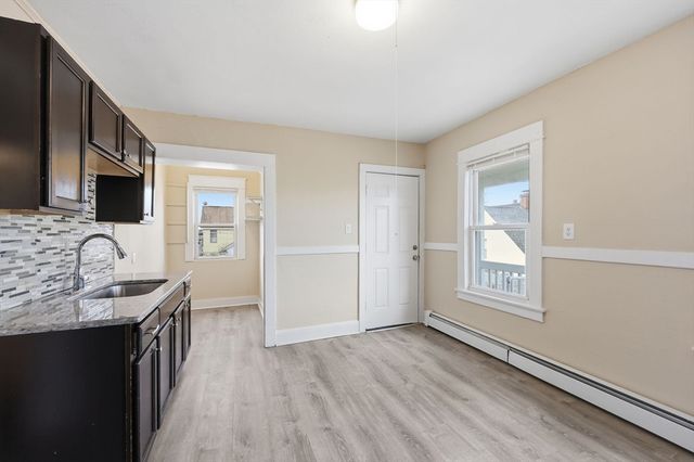 28-30 Cherrelyn St, Springfield, MA 01104