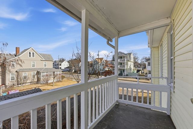 28-30 Cherrelyn St, Springfield, MA 01104