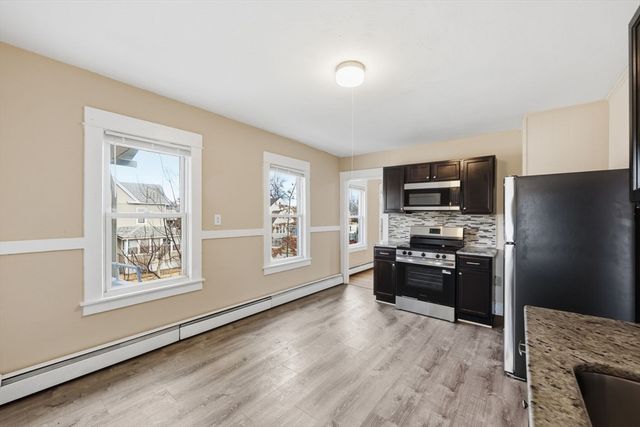 28-30 Cherrelyn St, Springfield, MA 01104