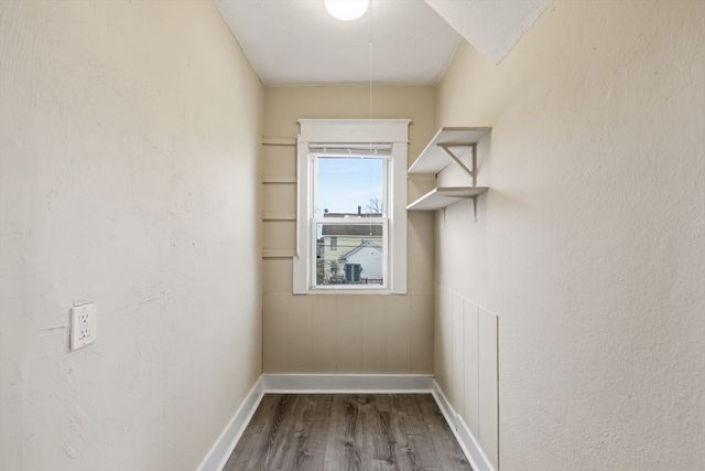 28-30 Cherrelyn St, Springfield, MA 01104