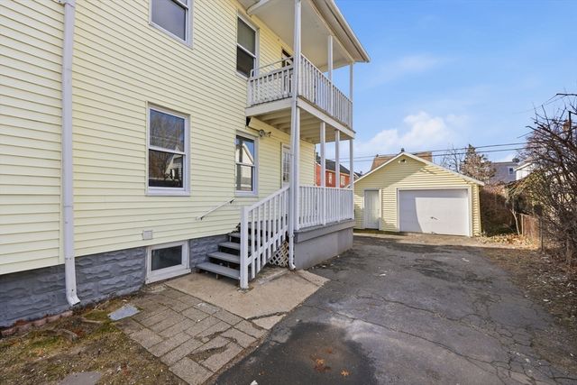 28-30 Cherrelyn St, Springfield, MA 01104