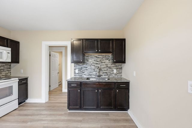 28-30 Cherrelyn St, Springfield, MA 01104