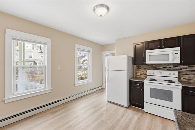 28-30 Cherrelyn St, Springfield, MA 01104