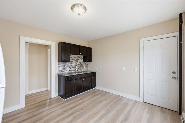 28-30 Cherrelyn St, Springfield, MA 01104