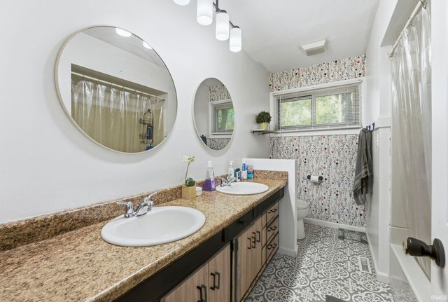 5037 Brook Drive, Fort Wayne, IN 46835