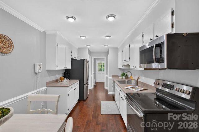 4124 Bridgewood Lane, Charlotte, NC 28226