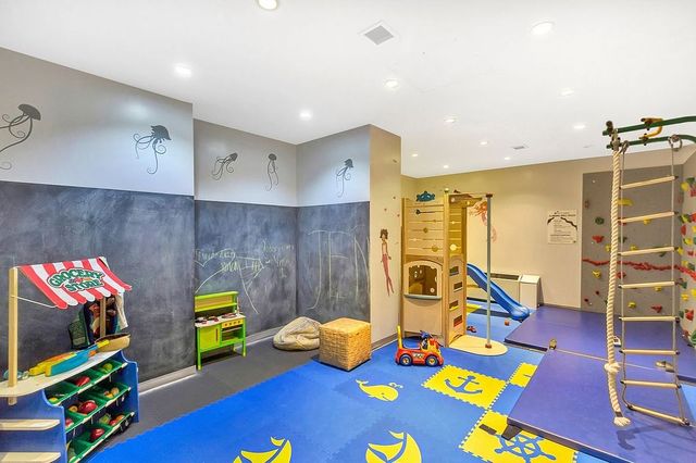 99 John St Apt 323, New York City, NY 10038
