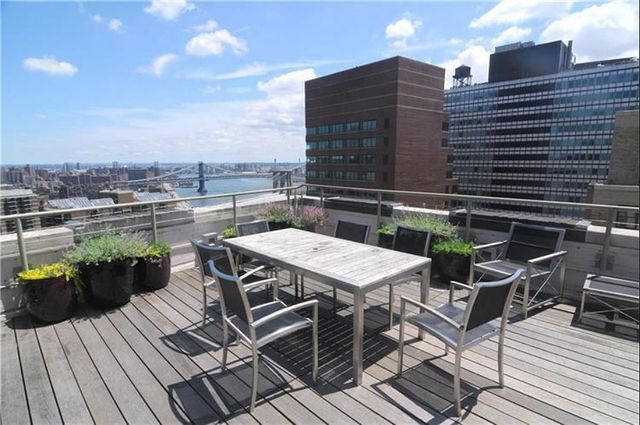 99 John St Apt 323, New York City, NY 10038