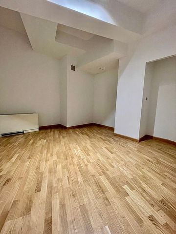 99 John St Apt 323, New York City, NY 10038