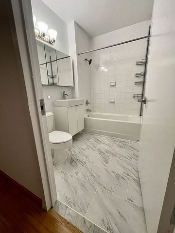 99 John St Apt 323, New York City, NY 10038