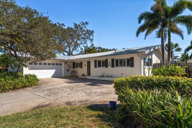 127 OAKWOOD DRIVE, Largo, FL 33770