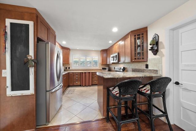 127 OAKWOOD DRIVE, Largo, FL 33770