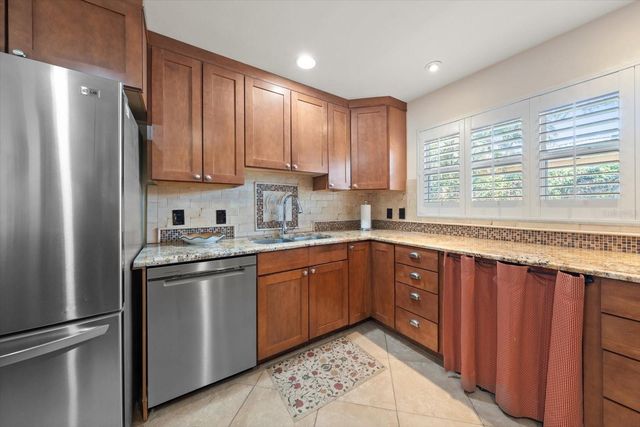 127 OAKWOOD DRIVE, Largo, FL 33770