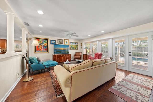 127 OAKWOOD DRIVE, Largo, FL 33770