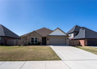 702 W Jillian, Siloam Springs, AR 72761