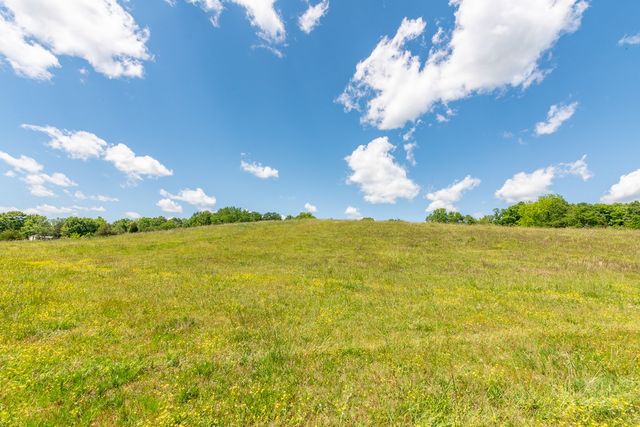 592 Eno Rd, Dickson, TN 37055