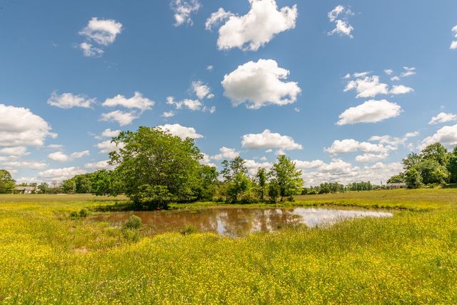592 Eno Rd, Dickson, TN 37055