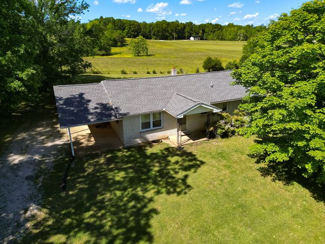 592 Eno Rd, Dickson, TN 37055
