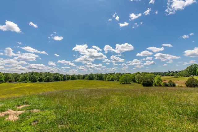 592 Eno Rd, Dickson, TN 37055
