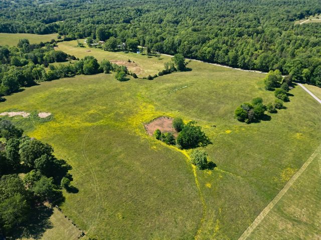 592 Eno Rd, Dickson, TN 37055