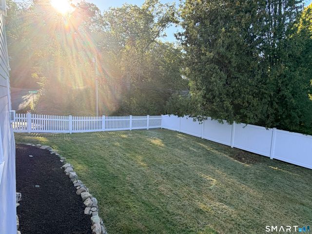 95 Old Norwich Road, Waterford, CT 06375