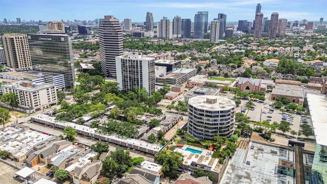 5050 Woodway Drive 3M, Houston, TX 77056