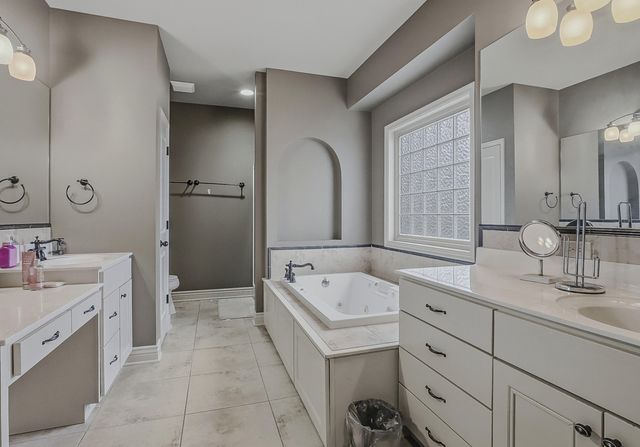 3502 LONGFORDS MILL DR, Columbia, MO 65203