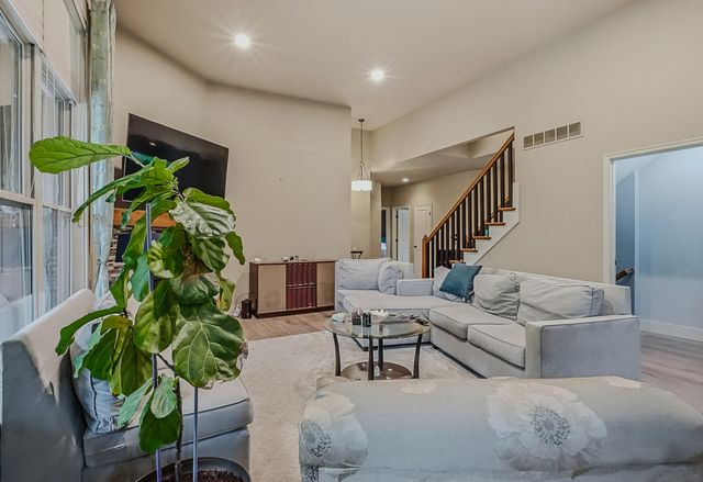 3502 LONGFORDS MILL DR, Columbia, MO 65203