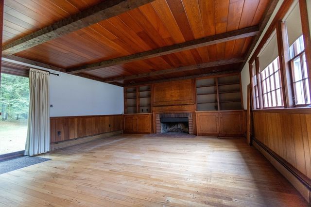 195 Dover Rd, Westwood, MA 02090