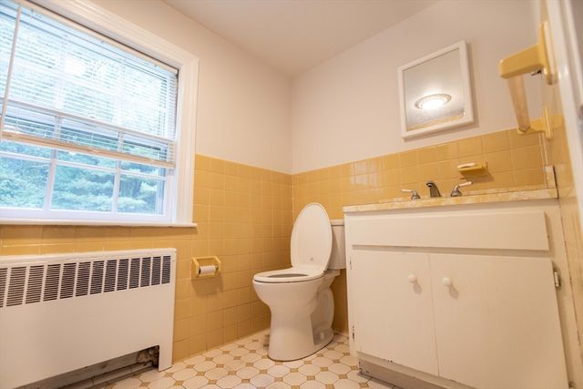 195 Dover Rd, Westwood, MA 02090