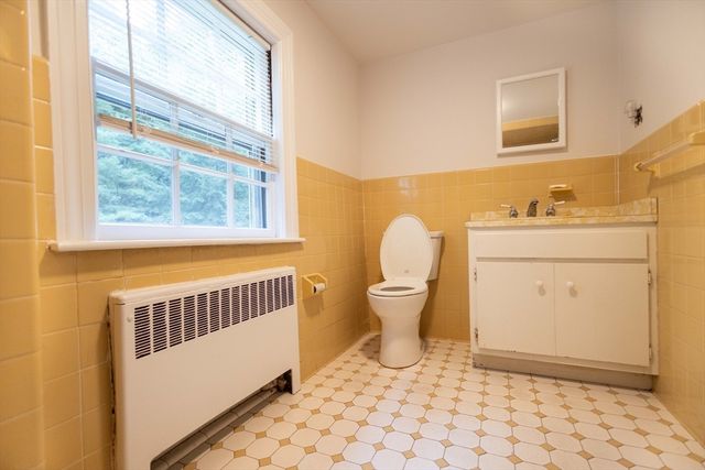 195 Dover Rd, Westwood, MA 02090