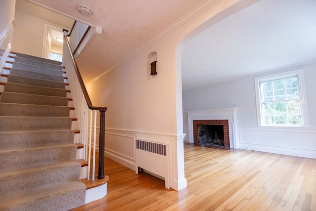 195 Dover Rd, Westwood, MA 02090