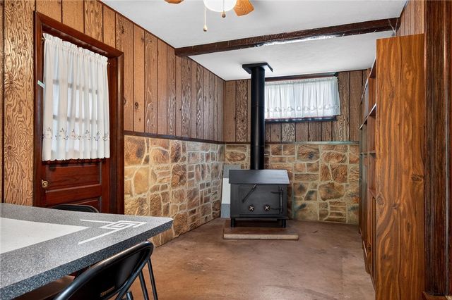 1461 Lynnwood Dr, Hermitage, PA 16148