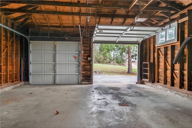 1461 Lynnwood Dr, Hermitage, PA 16148