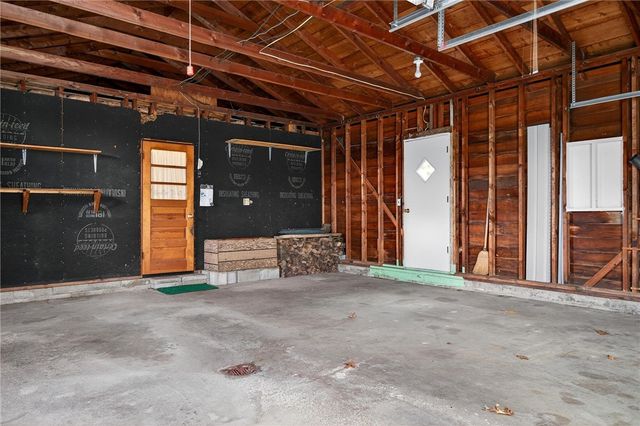 1461 Lynnwood Dr, Hermitage, PA 16148