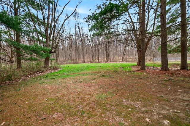 1461 Lynnwood Dr, Hermitage, PA 16148