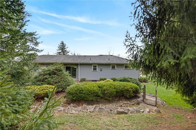 1461 Lynnwood Dr, Hermitage, PA 16148