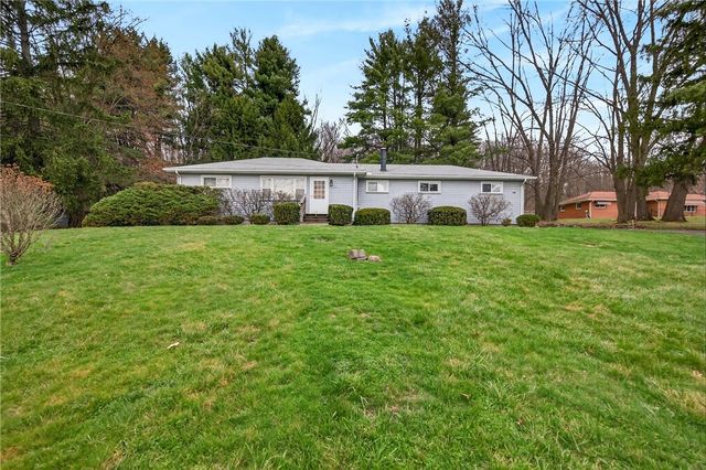1461 Lynnwood Dr, Hermitage, PA 16148