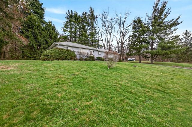 1461 Lynnwood Dr, Hermitage, PA 16148