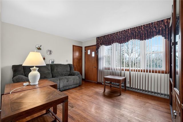 1461 Lynnwood Dr, Hermitage, PA 16148