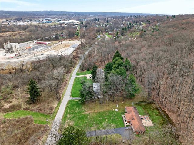 1461 Lynnwood Dr, Hermitage, PA 16148