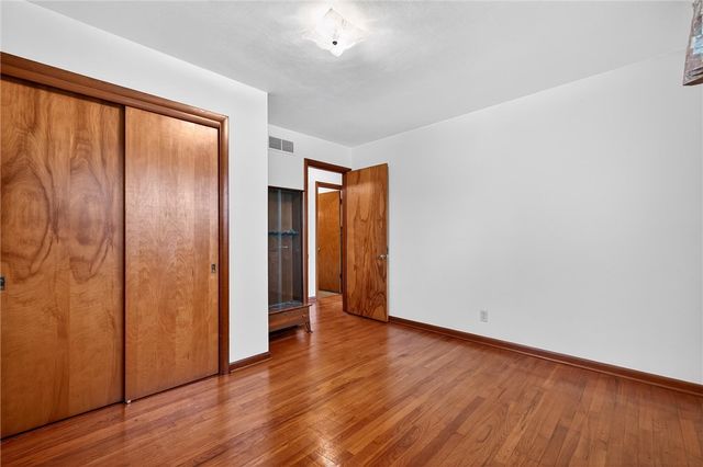 1461 Lynnwood Dr, Hermitage, PA 16148