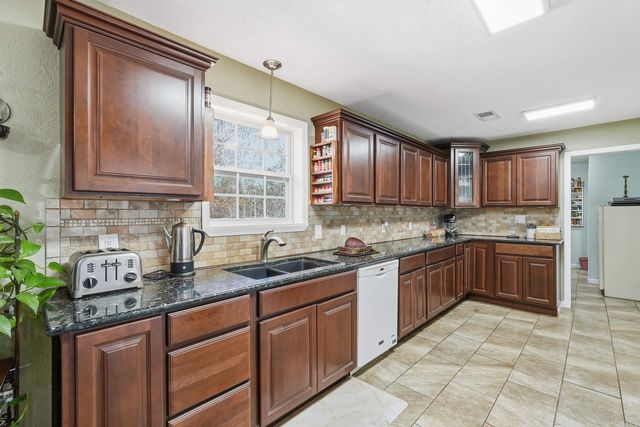 4 Belair Drive, Conway, AR 72034