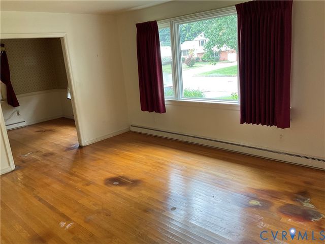 7907 Topaz Rd, Henrico, VA 23228
